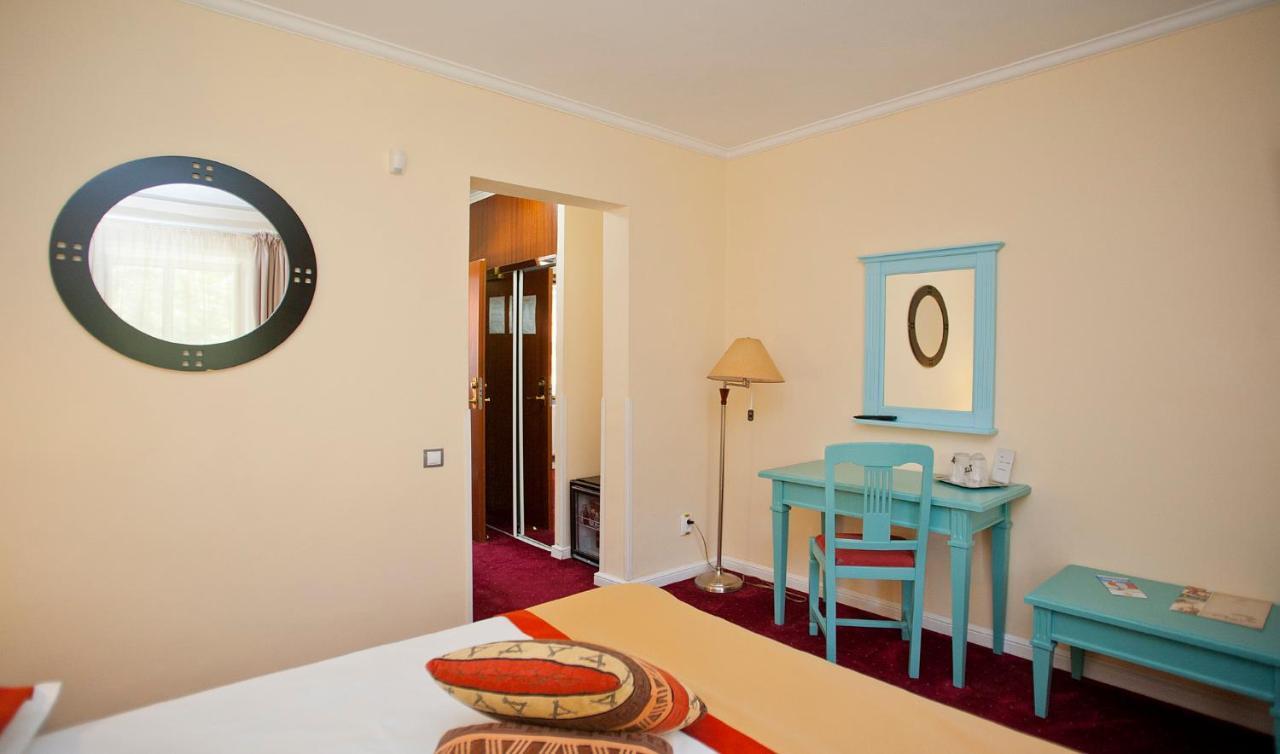 Hotel Bastion سِنايا المظهر الخارجي الصورة